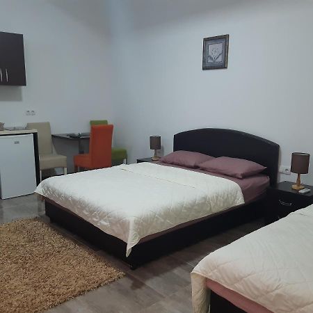 Zara Apartments Улцинь Экстерьер фото