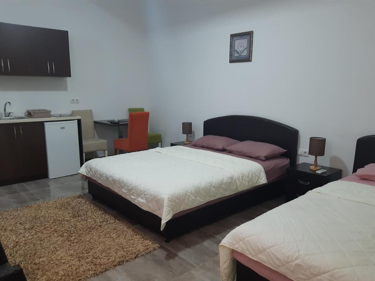 Zara Apartments Улцинь Экстерьер фото