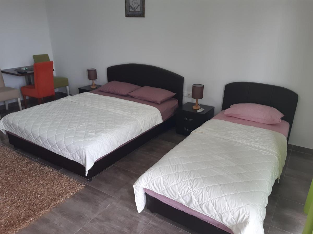 Zara Apartments Улцинь Экстерьер фото