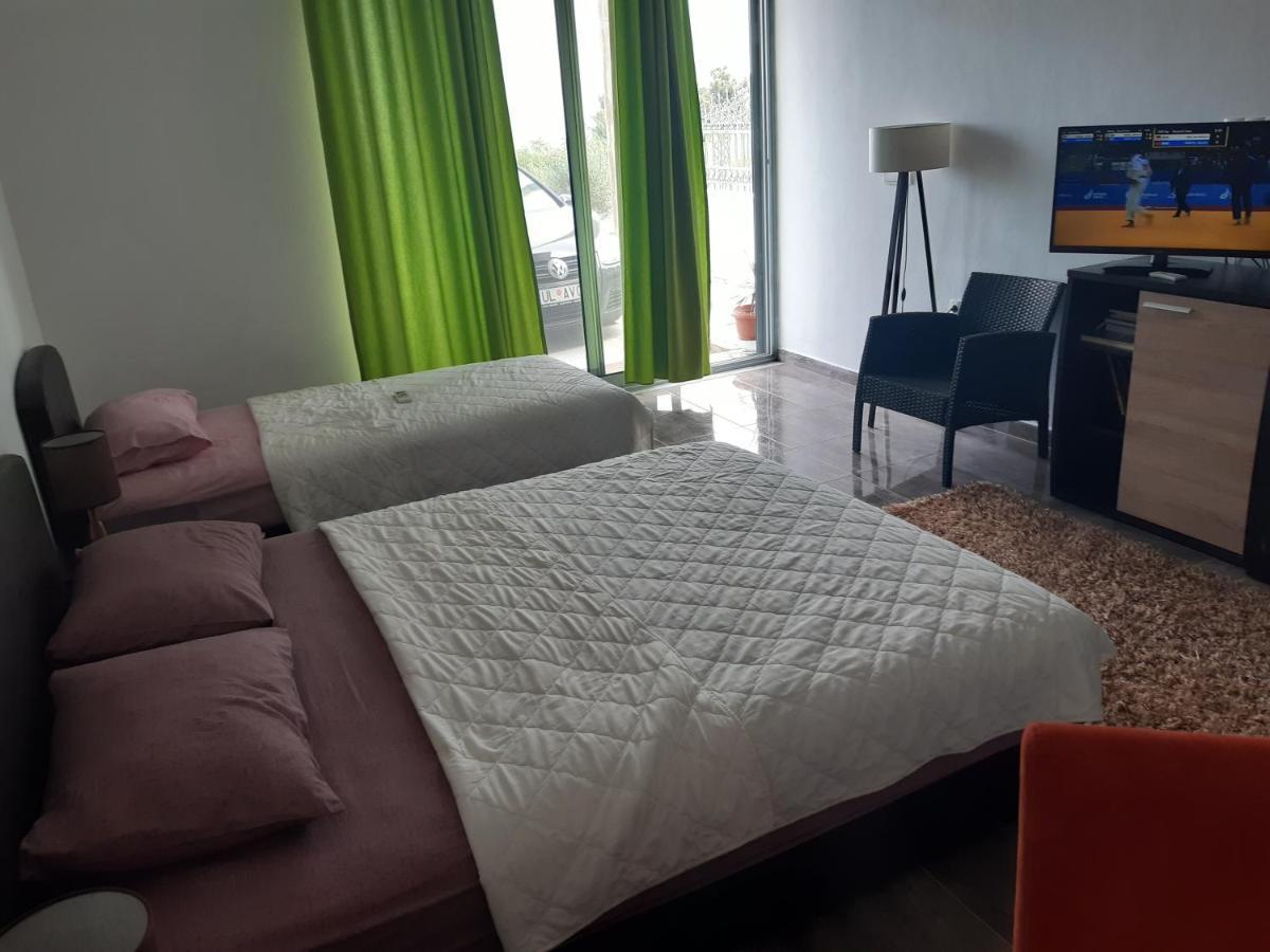 Zara Apartments Улцинь Экстерьер фото