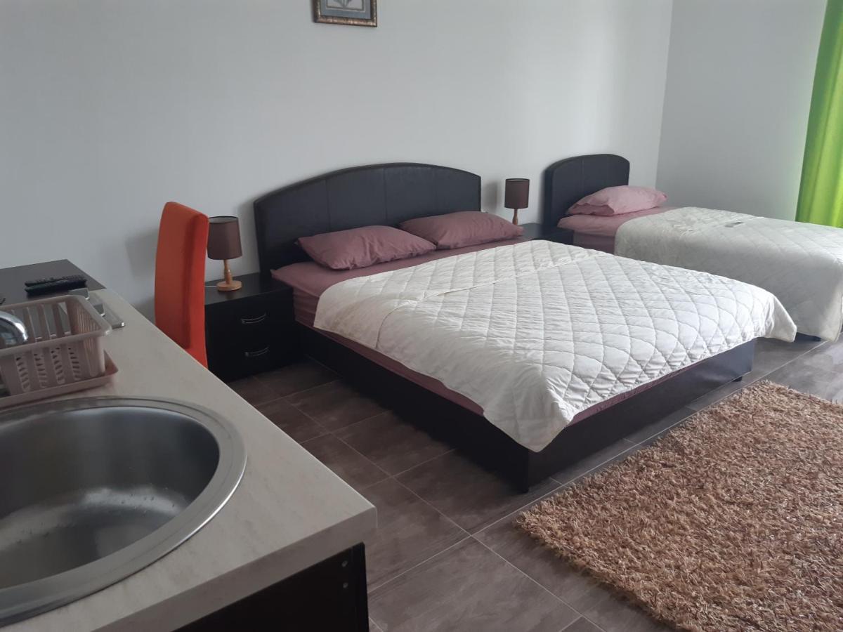 Zara Apartments Улцинь Экстерьер фото
