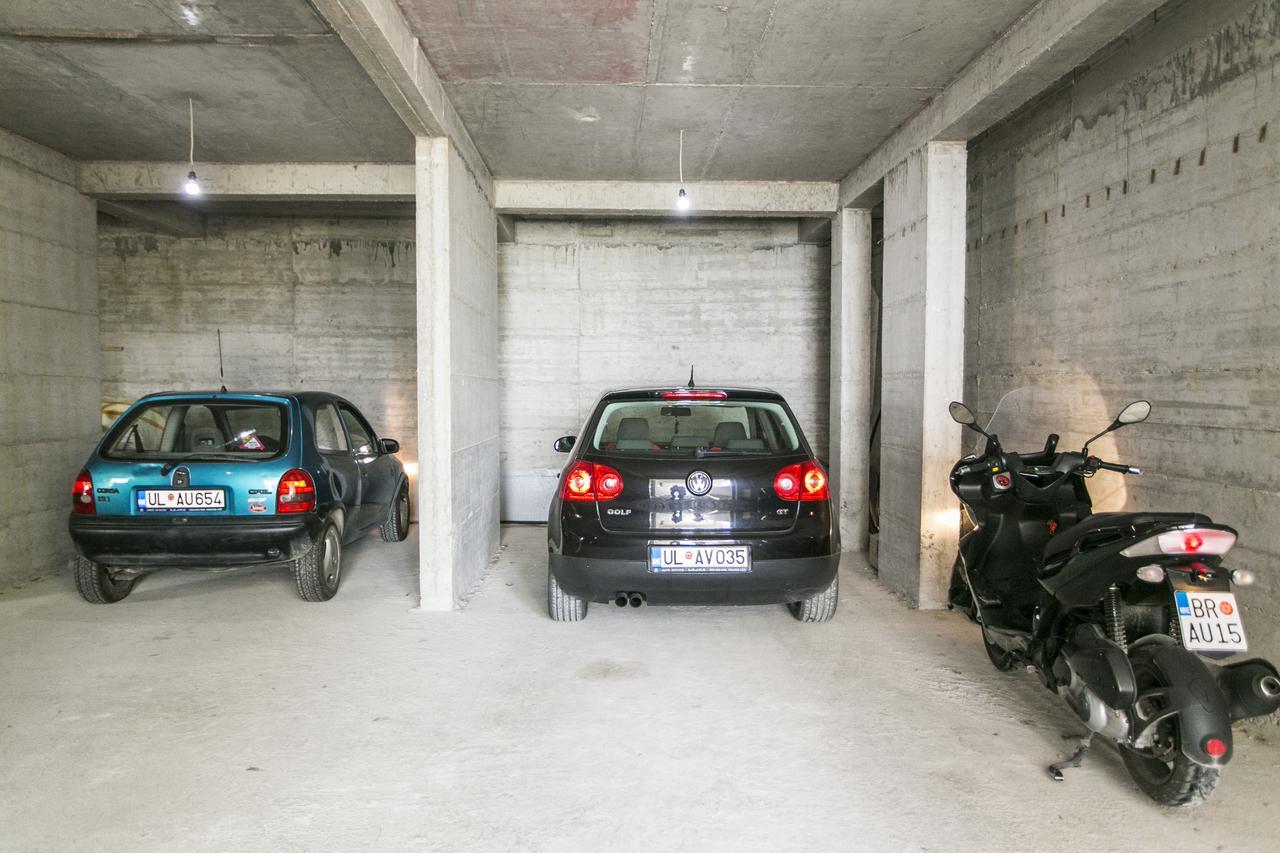 Zara Apartments Улцинь Экстерьер фото