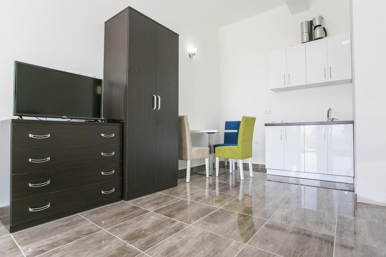 Zara Apartments Улцинь Экстерьер фото