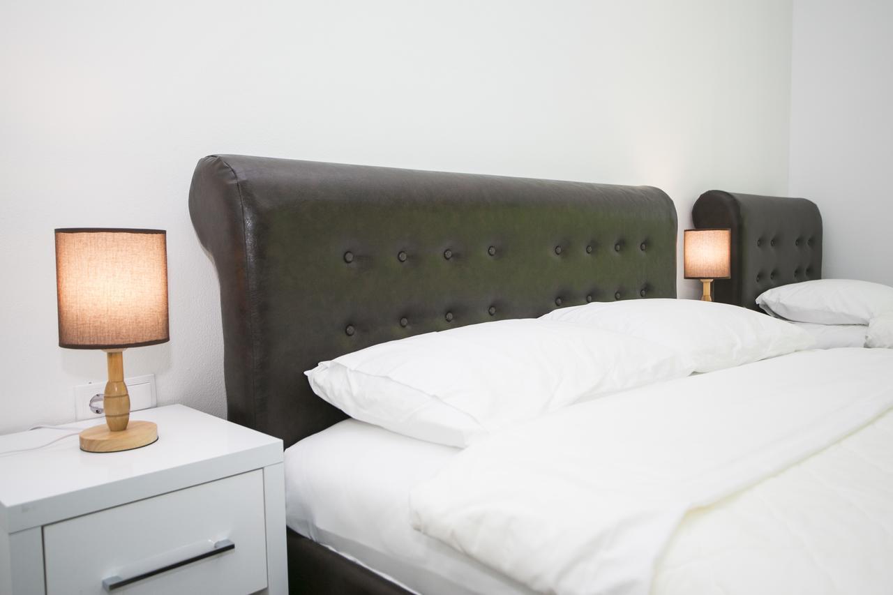 Zara Apartments Улцинь Экстерьер фото