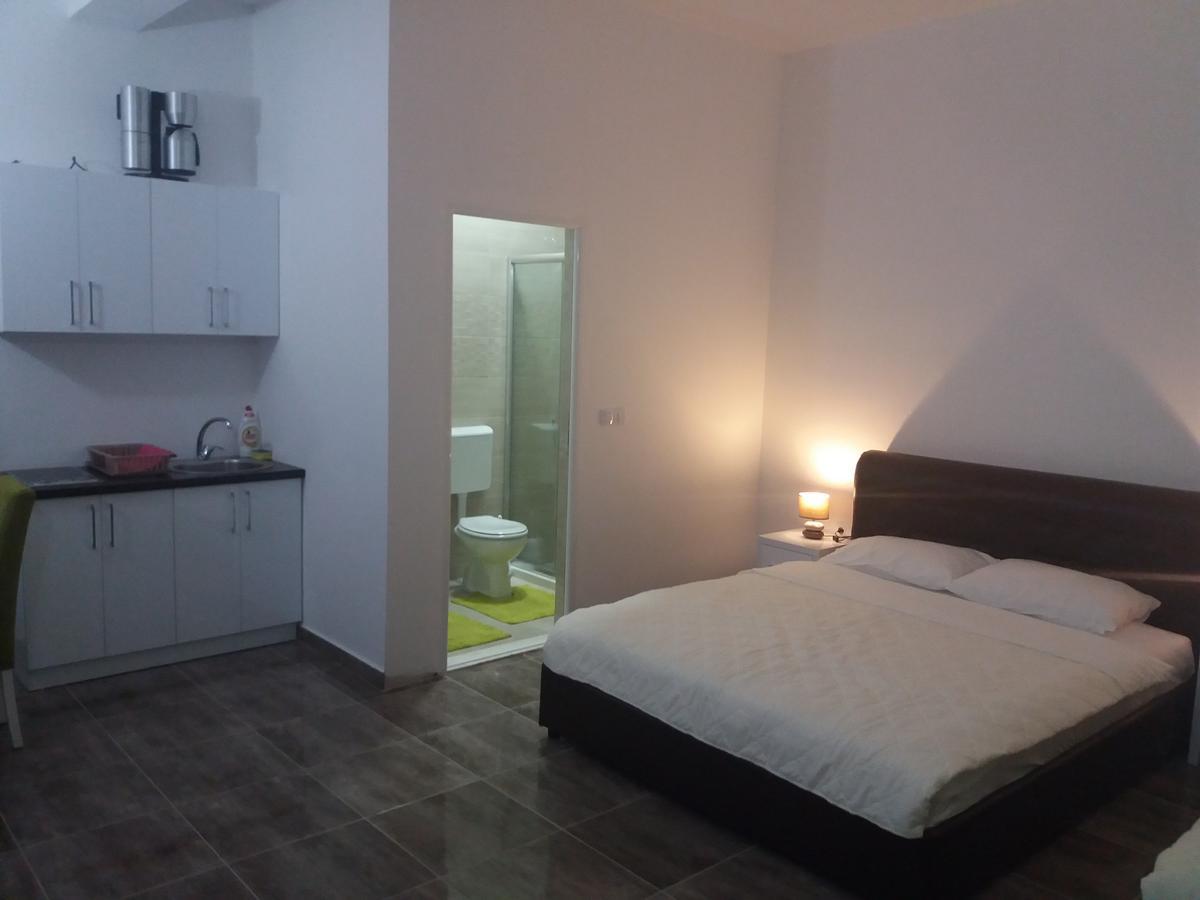 Zara Apartments Улцинь Экстерьер фото